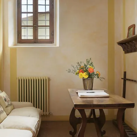 Villa Poggerello 10, Emma Laterina
