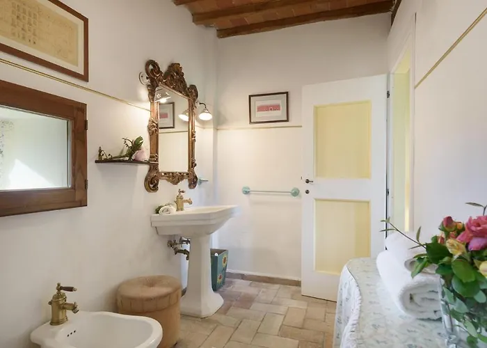 Vila Poggerello 18, Emma