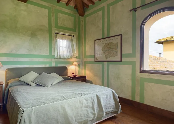 Vila Poggerello 18, Emma